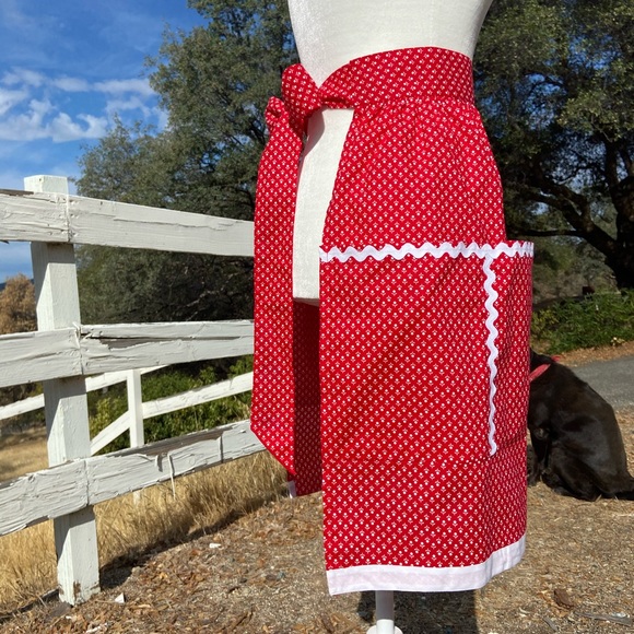 Vintage | Cottagecore Calico Rick Rack Apron - Picture 10 of 15